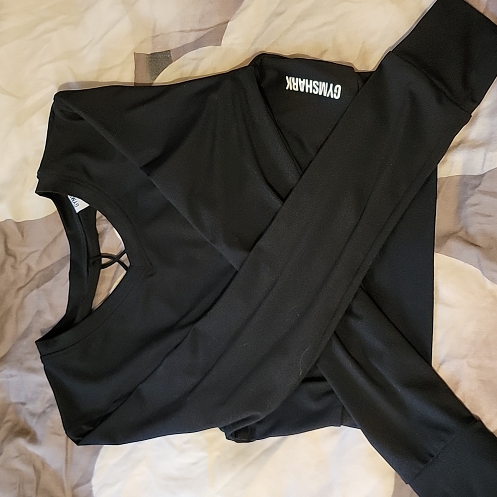 Black Gymshark Pause Crop